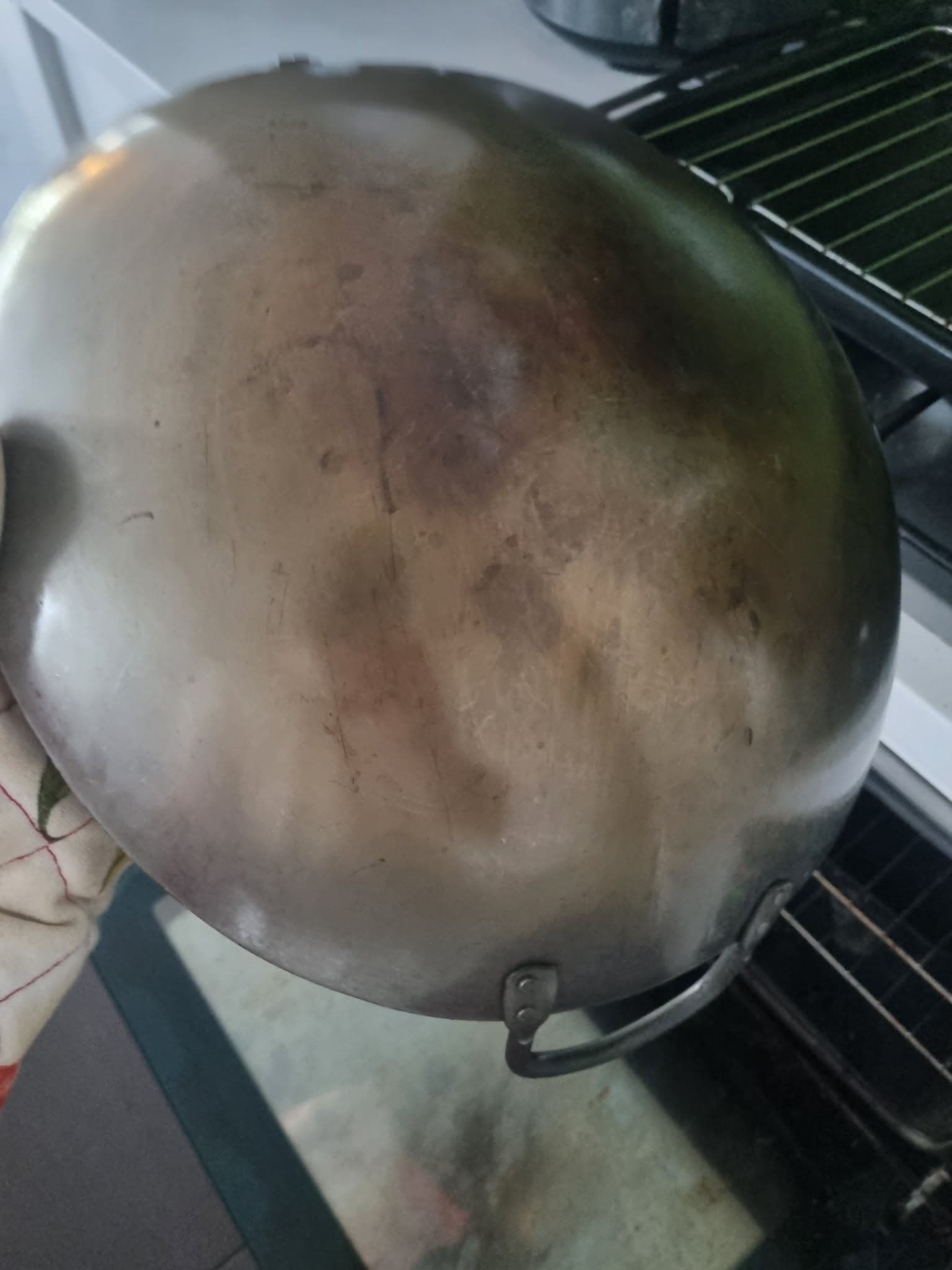 Wok seasoning layer 1 photo